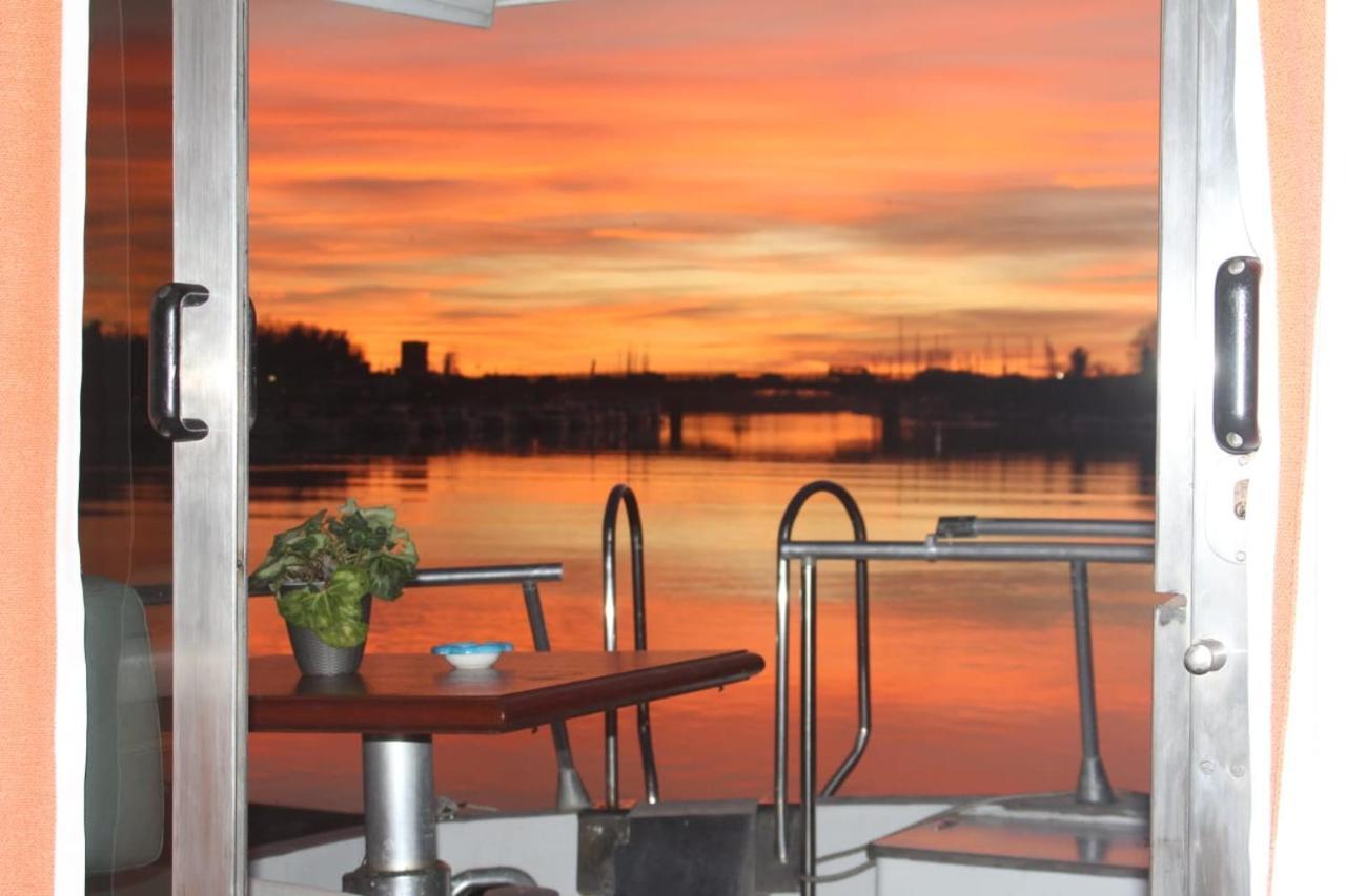 Boat And Breakfast Fiumicino - Roma Hotel Ostia Antica Buitenkant foto